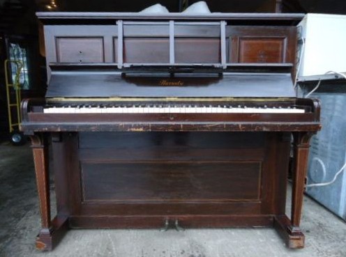 ѵ �HARRODSER PIANO�since 1840